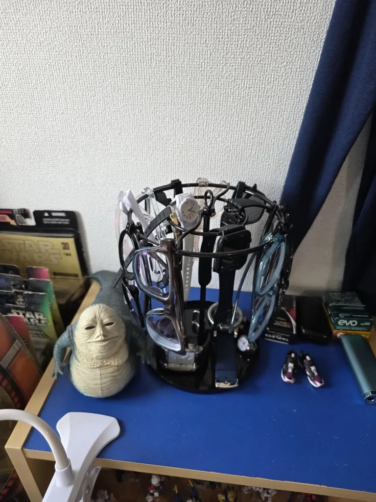 メガネスタンド セリア