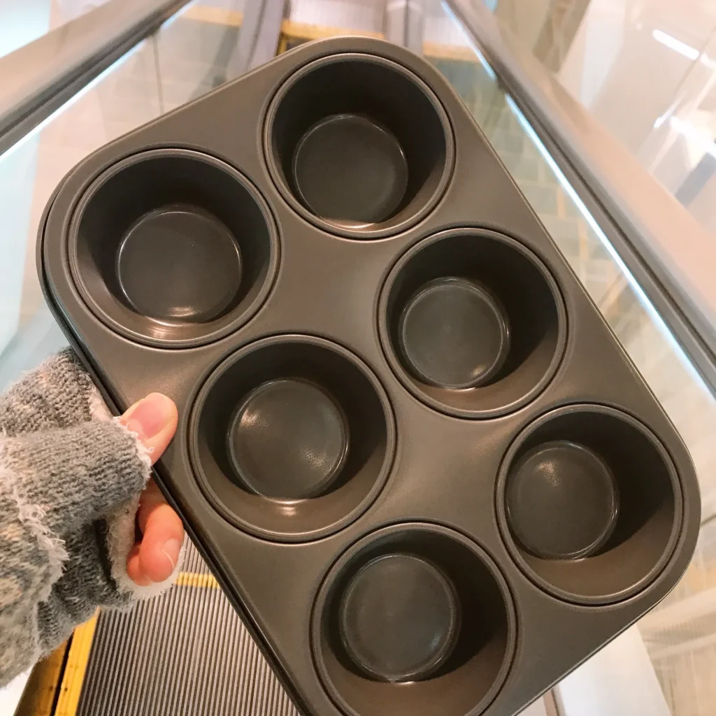 100均のシリコンマフィン型はオーブンで使えますか？
