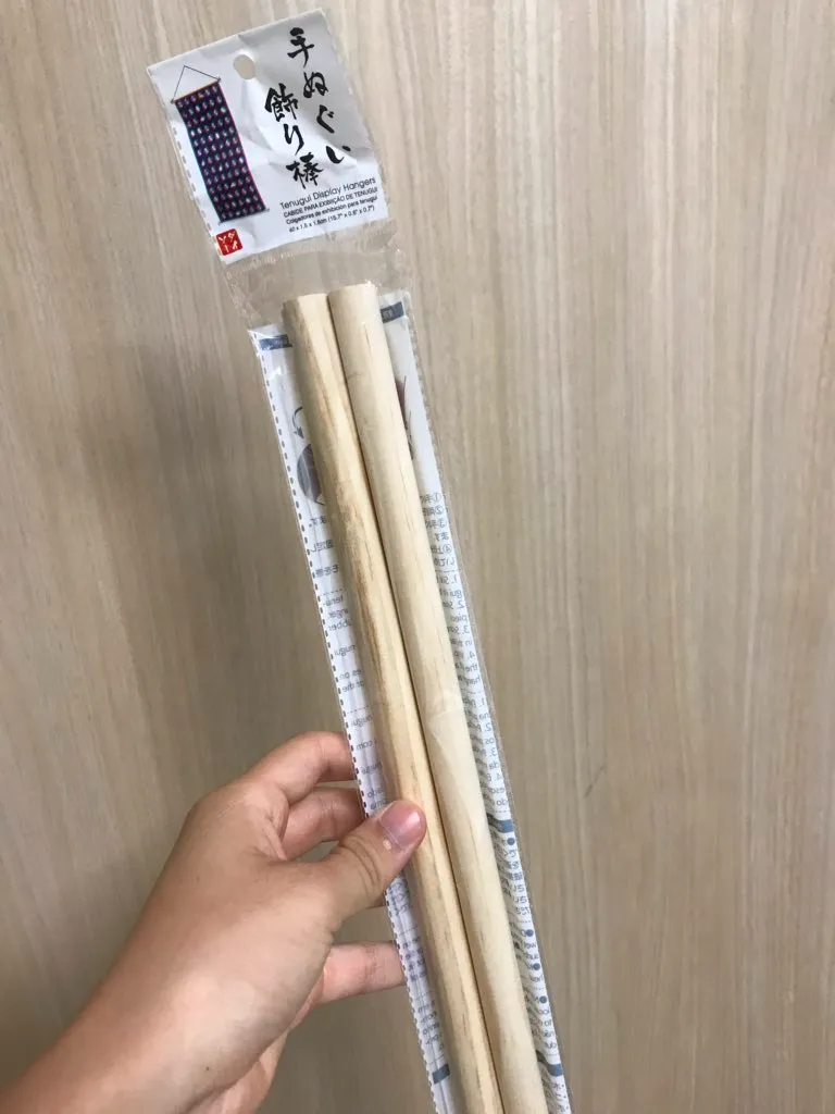 100均アイテムでタペストリー棒を代用する方法